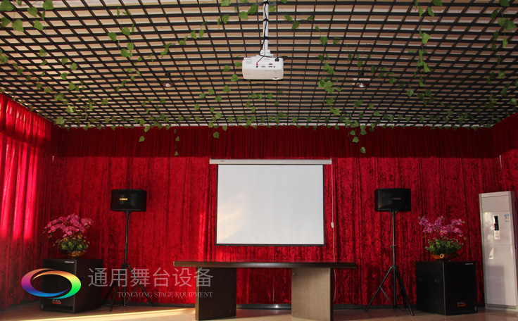 提升舞臺演出效果！舞臺幕布顏色搭配常用色——紅、黃、墨綠三原色