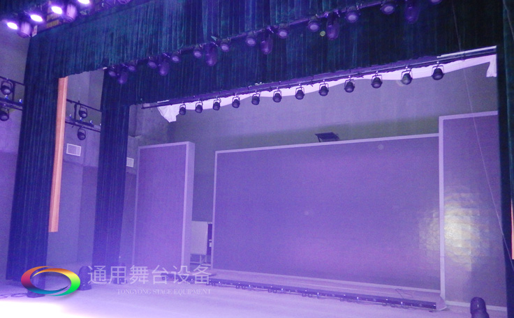 通用舞臺電動真絲喬絨舞臺阻燃幕布定制廠家，定做多種材質及規格舞臺幕布