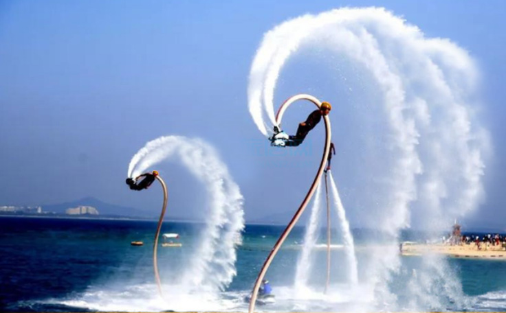 通用舞臺承建藍騎士水運動中心演藝舞臺機械、燈光及舞臺幕布建設