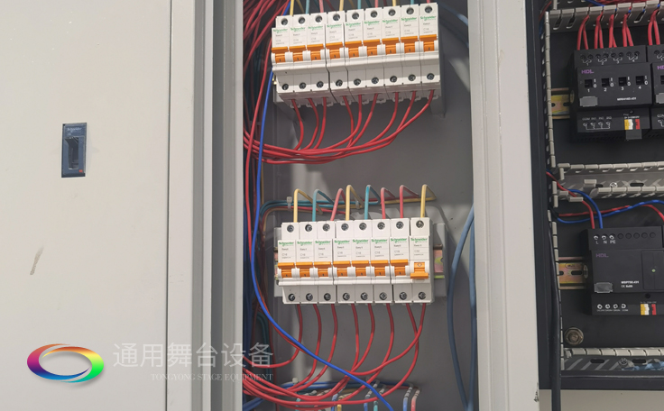 淮安市淮陰開明實驗學校報告廳 機械舞臺吊桿、剛性防火幕項目竣工