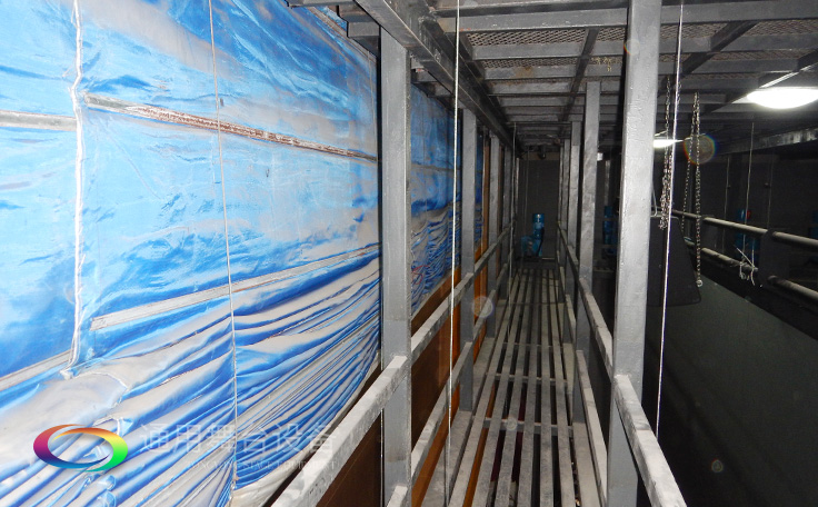 設置在舞臺上空，以金屬排架懸掛燈具的設備——燈光吊架Side lighting ladder通用舞臺阻燃幕布