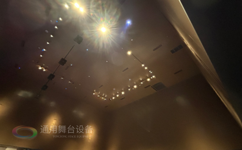 高效安裝舞臺吊桿、阻燃幕布，助力博物館多功能舞臺升級